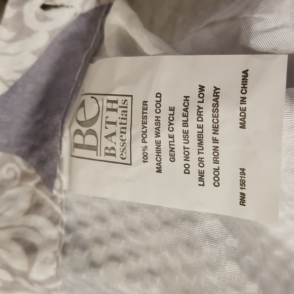 NWOT shower curtain. Grey & White - Picture 6 of 6